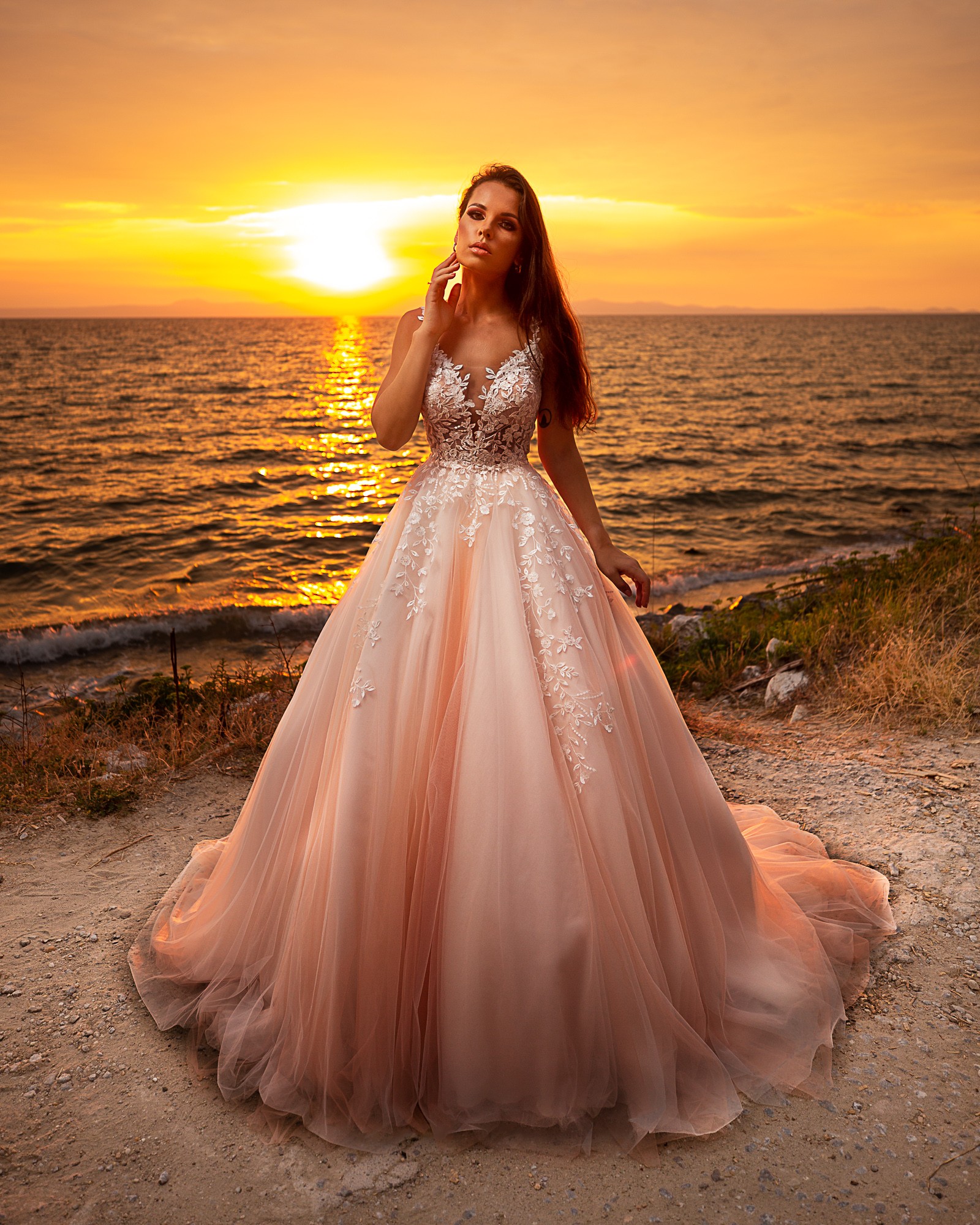 A1-Agata kāzu kleitas !